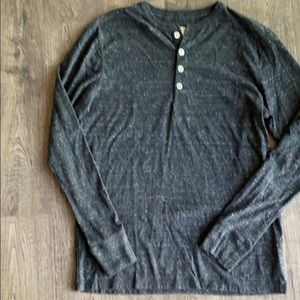 Men’s long sleeve 4 button t-shirt